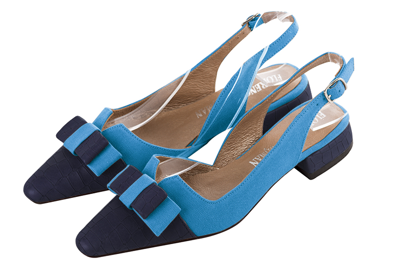 Navy blue women's open back shoes, with a knot. Tapered toe. Flat block heels. Front view - Florence KOOIJMAN